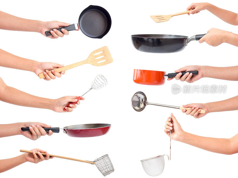 厨师的手拿着厨房用具/许多设备的食物隔离在白色的背景